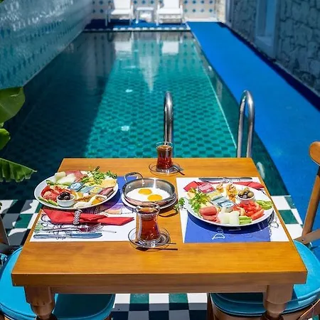 Yazar Lara Hotell Antalya