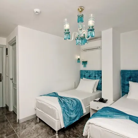 Hotell Yazar Lara 3*