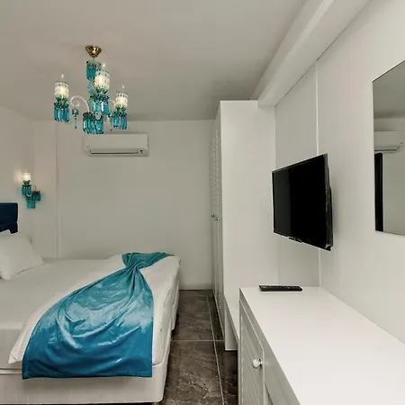 Hotell Yazar Lara 3*