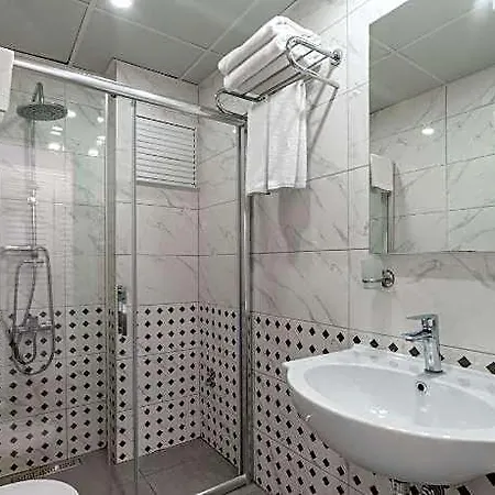 Hotel Yazar Lara