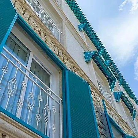 Yazar Lara Hotel
