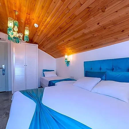 Yazar Lara Hotel