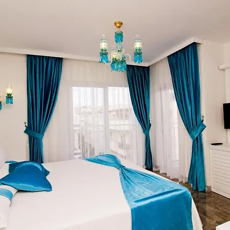 Yazar Lara Antalya