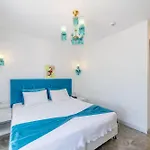 Yazar Lara Hotel