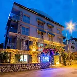 Hotel Yazar Lara 3*