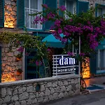 Yazar Lara Hotel