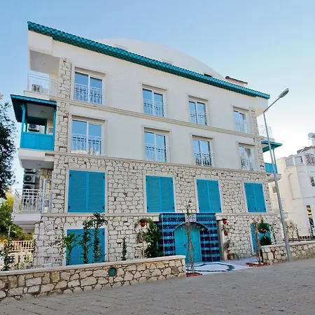 Otel Yazar Lara