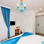 Yazar Lara 3*