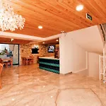 Hotel Yazar Lara
