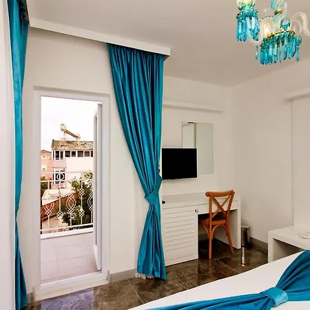 Yazar Lara Hotel